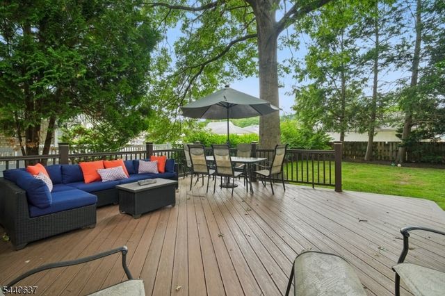 688 Greenbrook Rd, North Plainfield Boro, NJ 07063