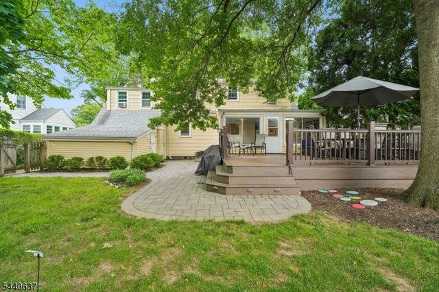 688 Greenbrook Rd, North Plainfield Boro, NJ 07063