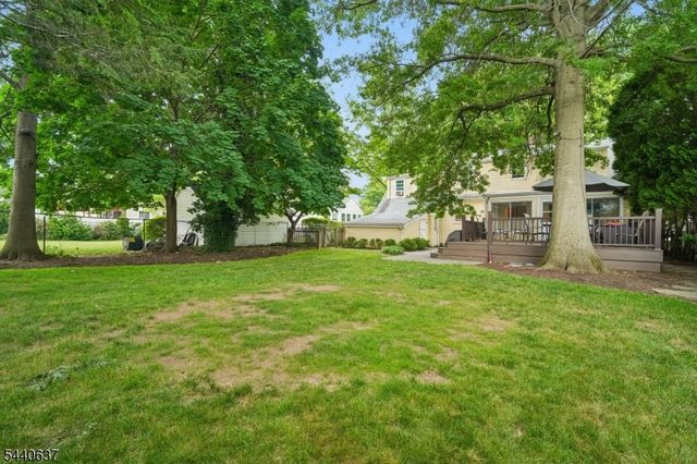 688 Greenbrook Rd, North Plainfield Boro, NJ 07063
