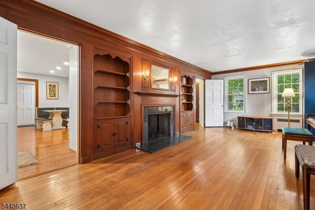 688 Greenbrook Rd, North Plainfield Boro, NJ 07063