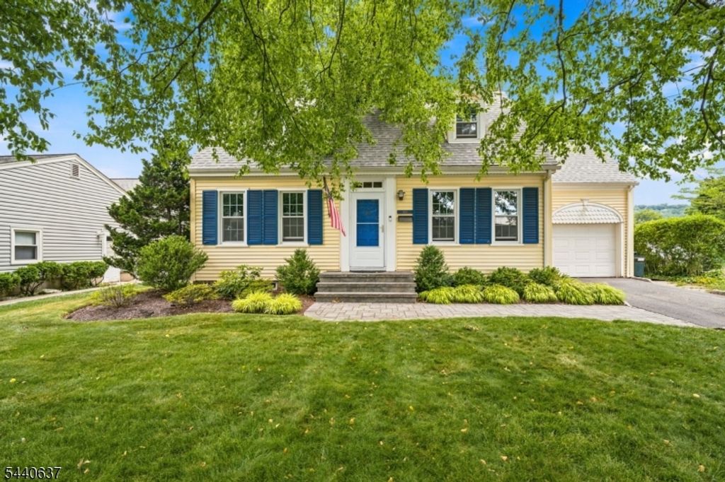 688 Greenbrook Rd, North Plainfield Boro, NJ 07063