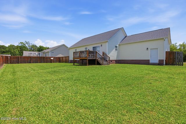 304 Pine Ridge Lane, Holly Ridge, NC 28445
