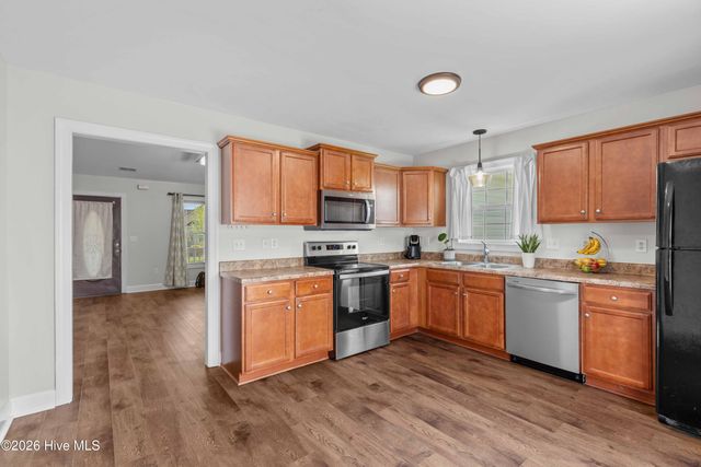 304 Pine Ridge Lane, Holly Ridge, NC 28445