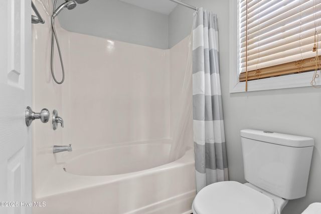 304 Pine Ridge Lane, Holly Ridge, NC 28445