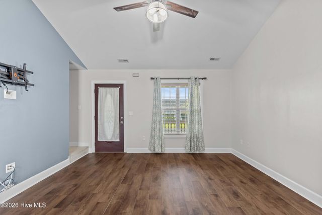 304 Pine Ridge Lane, Holly Ridge, NC 28445