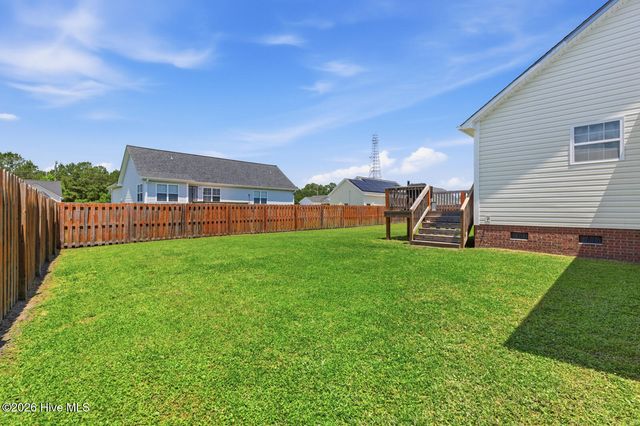 304 Pine Ridge Lane, Holly Ridge, NC 28445