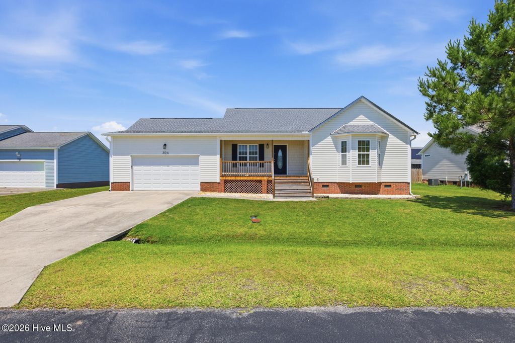 304 Pine Ridge Lane, Holly Ridge, NC 28445