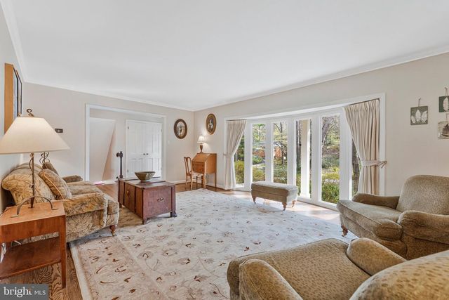 1438 BROOKHAVEN DR, Mclean, VA 22101