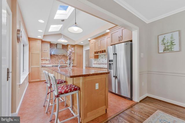 1438 BROOKHAVEN DR, Mclean, VA 22101