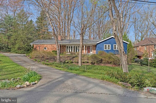 1438 BROOKHAVEN DR, Mclean, VA 22101