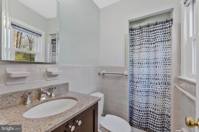 1438 BROOKHAVEN DR, Mclean, VA 22101