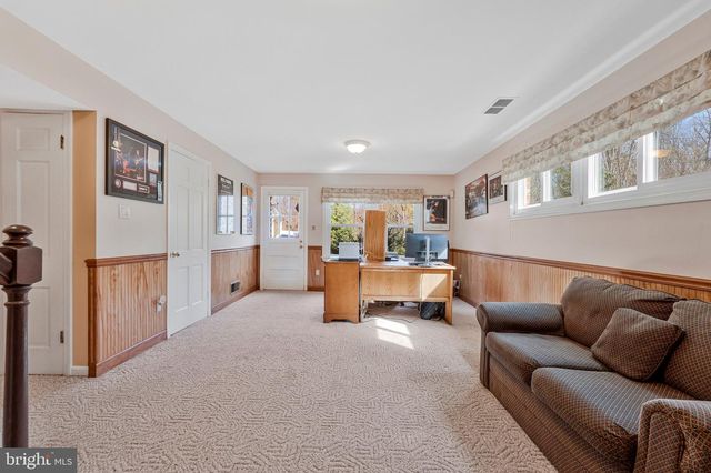 1438 BROOKHAVEN DR, Mclean, VA 22101