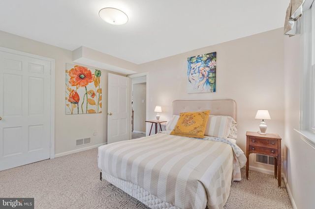 1438 BROOKHAVEN DR, Mclean, VA 22101