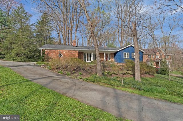 1438 BROOKHAVEN DR, Mclean, VA 22101