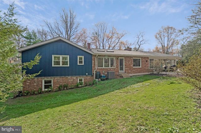 1438 BROOKHAVEN DR, Mclean, VA 22101