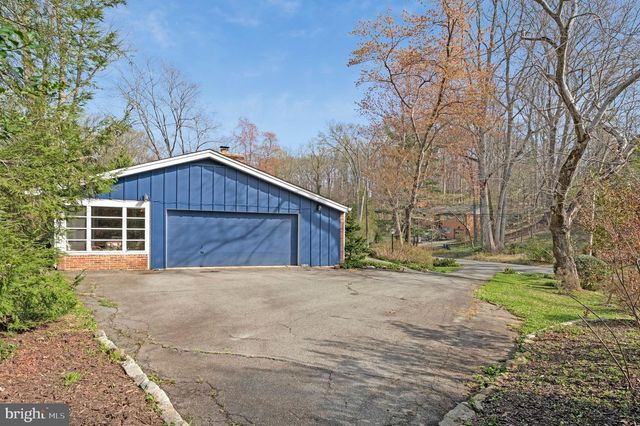 1438 BROOKHAVEN DR, Mclean, VA 22101