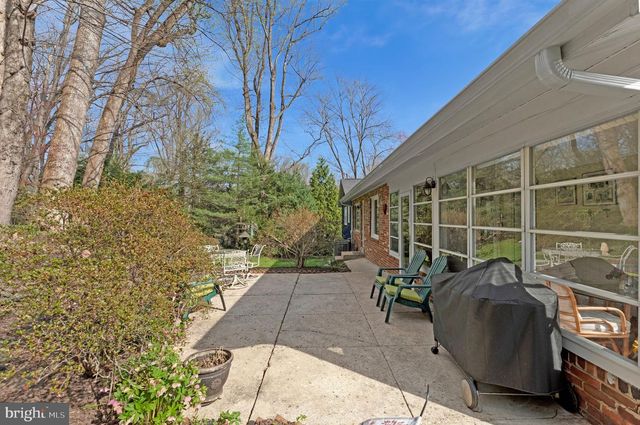 1438 BROOKHAVEN DR, Mclean, VA 22101