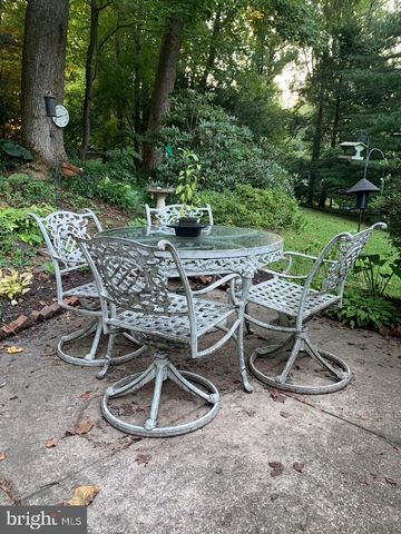 1438 BROOKHAVEN DR, Mclean, VA 22101