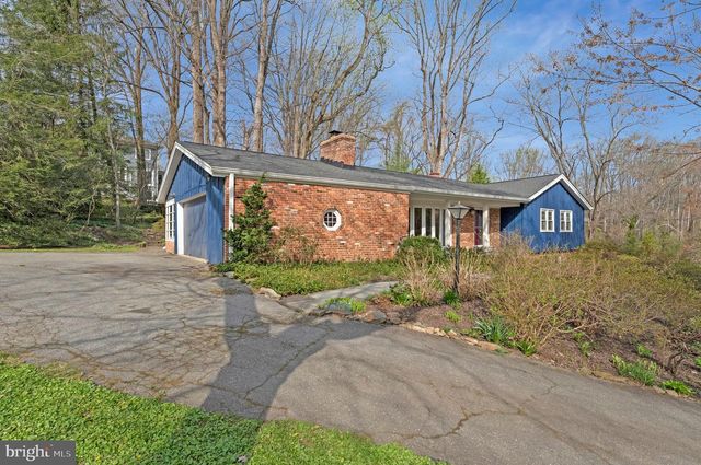 1438 BROOKHAVEN DR, Mclean, VA 22101