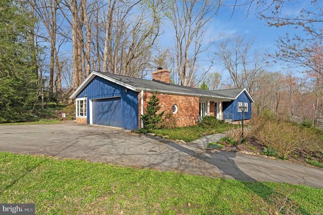 1438 BROOKHAVEN DR, Mclean, VA 22101