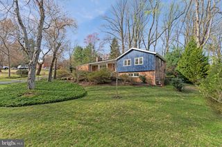 1438 BROOKHAVEN DR, Mclean, VA 22101