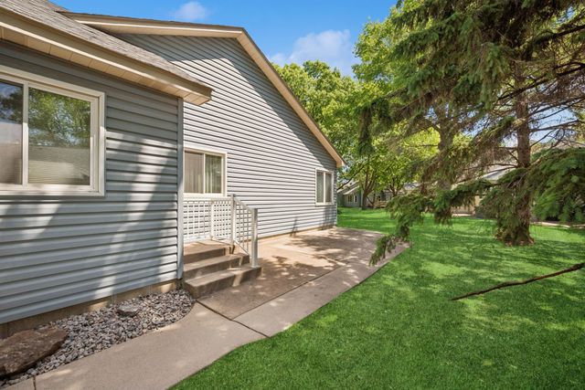 2639 Lake Court Circle 81, Mounds View, MN 55112