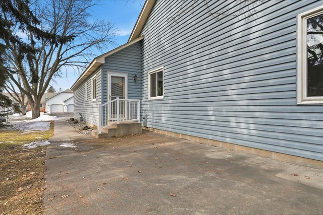 2639 Lake Court Circle 81, Mounds View, MN 55112