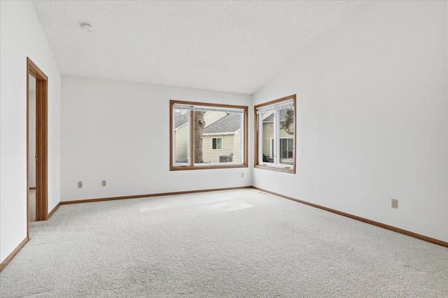 2639 Lake Court Circle 81, Mounds View, MN 55112