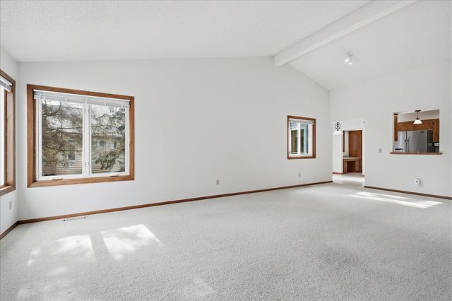 2639 Lake Court Circle 81, Mounds View, MN 55112