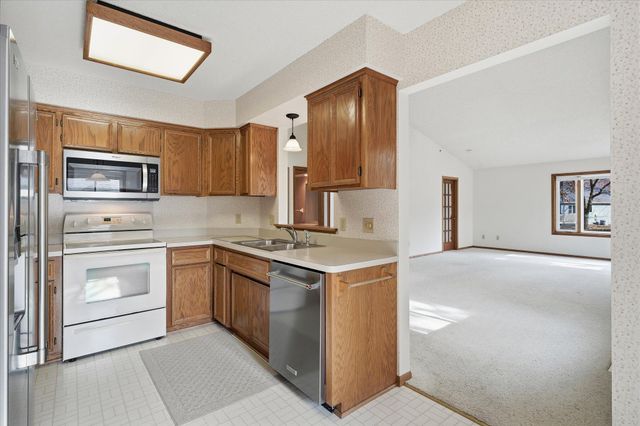 2639 Lake Court Circle 81, Mounds View, MN 55112