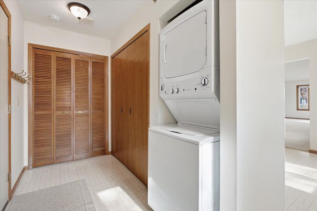 2639 Lake Court Circle 81, Mounds View, MN 55112