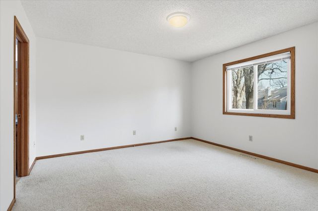 2639 Lake Court Circle 81, Mounds View, MN 55112