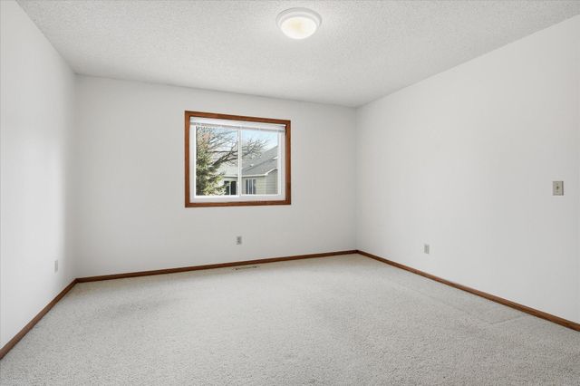 2639 Lake Court Circle 81, Mounds View, MN 55112