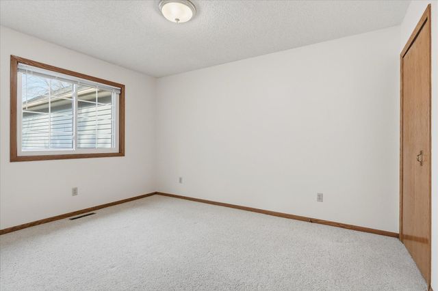 2639 Lake Court Circle 81, Mounds View, MN 55112