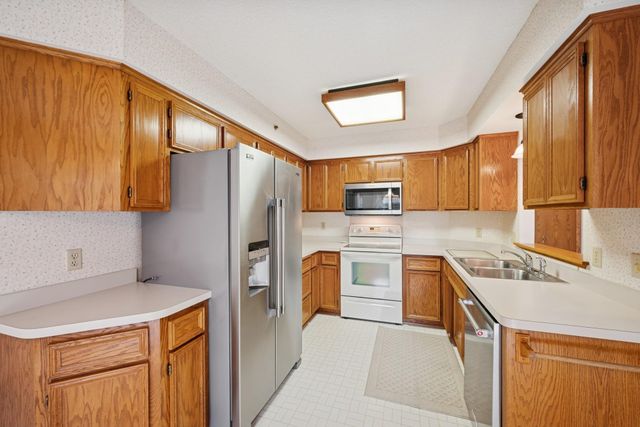 2639 Lake Court Circle 81, Mounds View, MN 55112