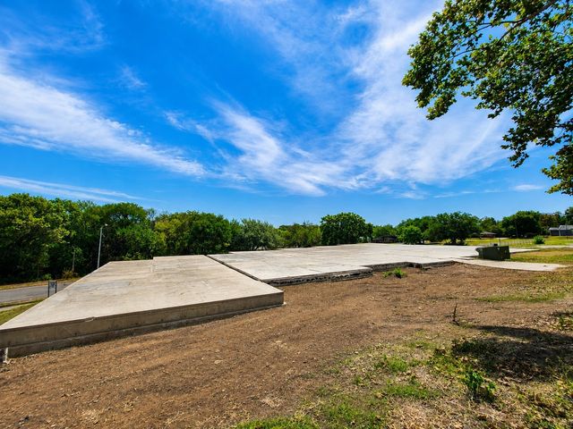 105 Memorial Drive, Denison, TX 75020