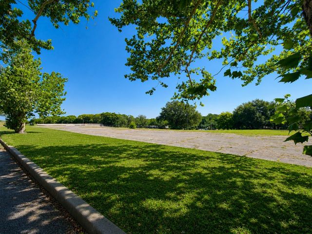 105 Memorial Drive, Denison, TX 75020