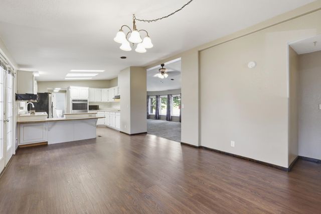 3215 E Bull Run Ln, Mead, WA 99021
