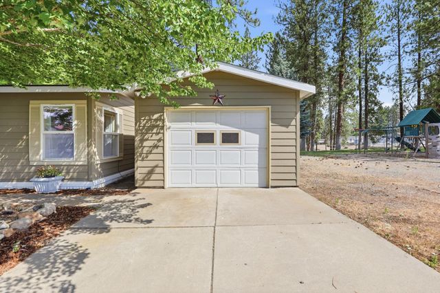 3215 E Bull Run Ln, Mead, WA 99021