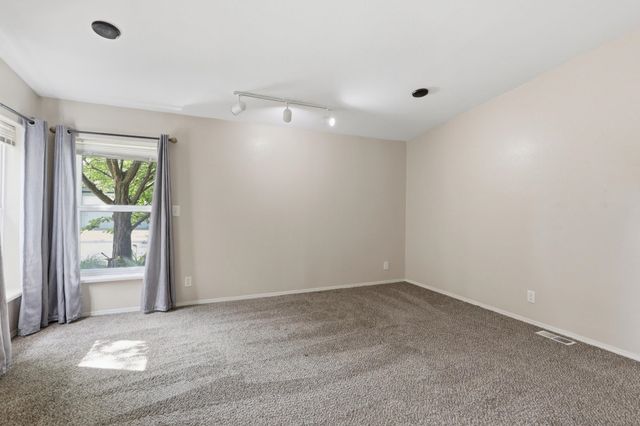 3215 E Bull Run Ln, Mead, WA 99021