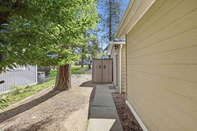 3215 E Bull Run Ln, Mead, WA 99021