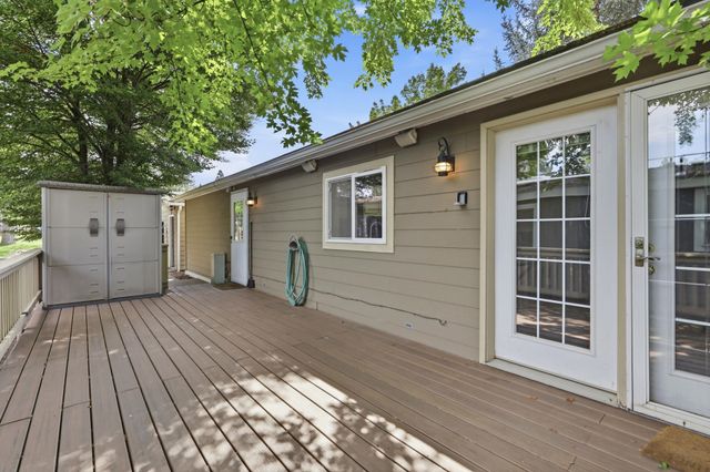 3215 E Bull Run Ln, Mead, WA 99021