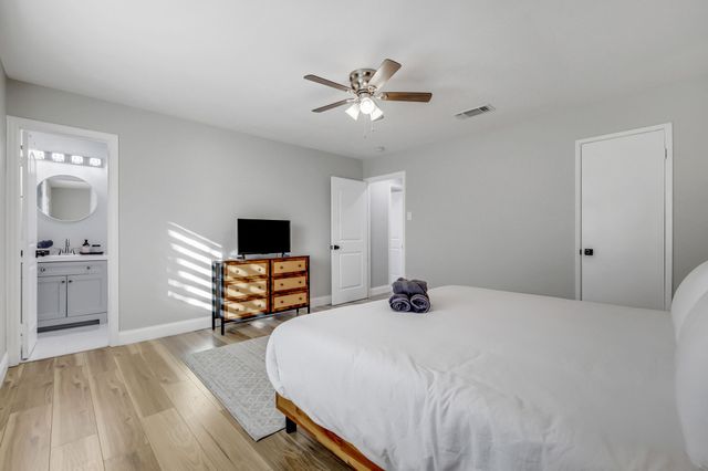 5112 Arbor Glen Road, The Colony, TX 75056