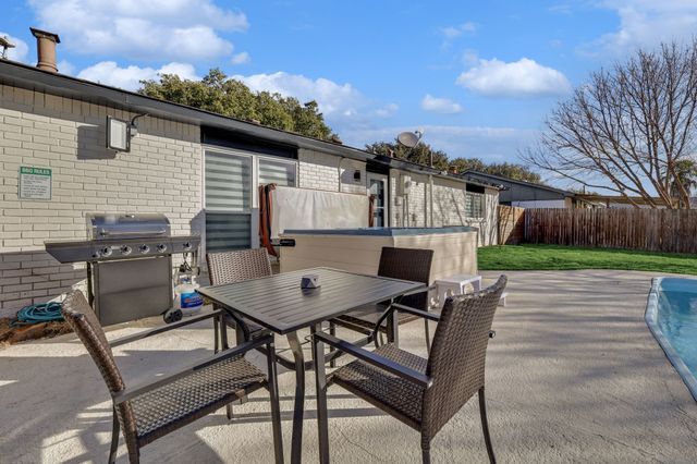 5112 Arbor Glen Road, The Colony, TX 75056