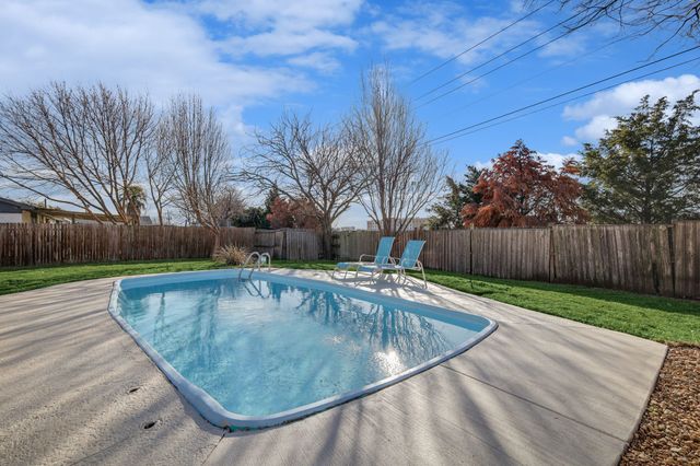 5112 Arbor Glen Road, The Colony, TX 75056