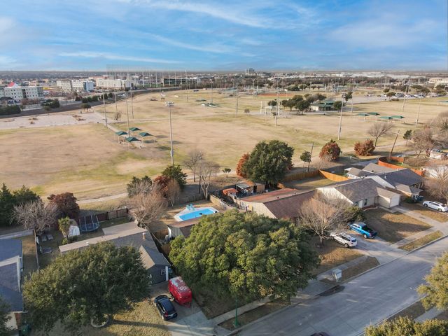 5112 Arbor Glen Road, The Colony, TX 75056