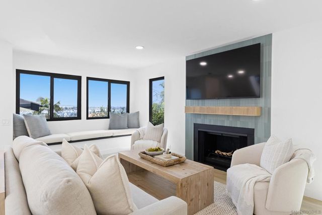 858 Rosecrans, San Diego, CA 92106