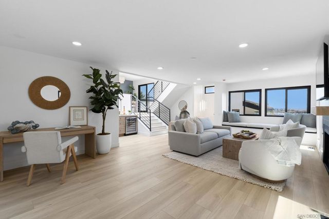 858 Rosecrans, San Diego, CA 92106