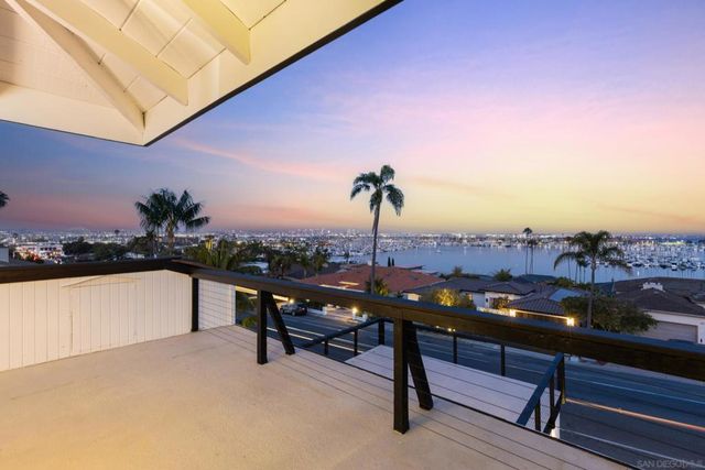 858 Rosecrans, San Diego, CA 92106