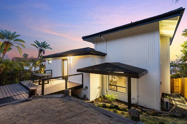 858 Rosecrans, San Diego, CA 92106